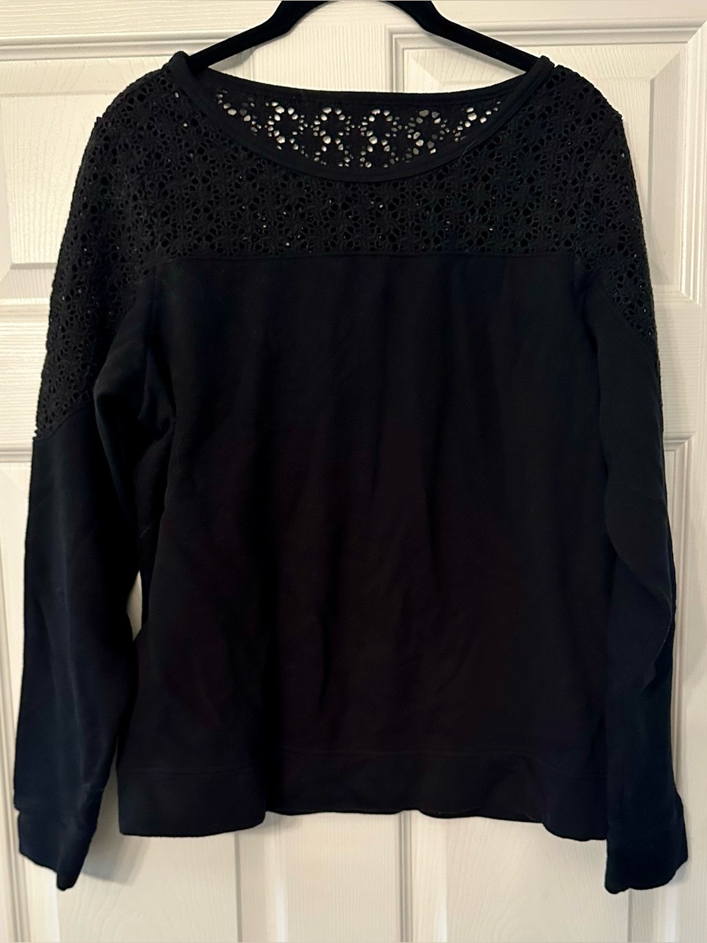 EXPRESS L Black Crochet Top & Shoulder Design Sweatshirt R $64 - Picture 8 of 13